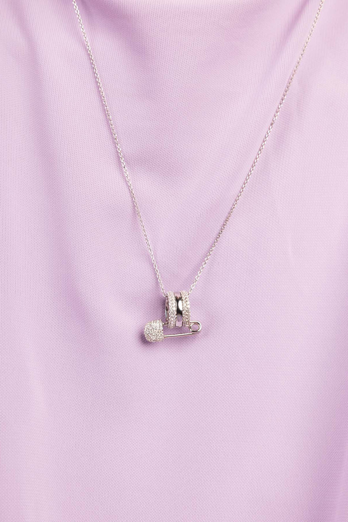APM Monaco Collier Ajustable Épingle en Argent