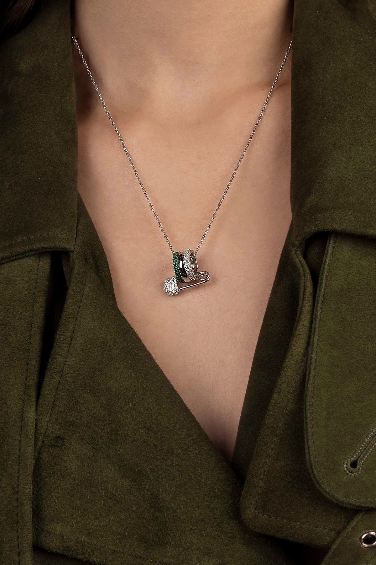 APM Monaco Collier Ajustable Épingle en Argent