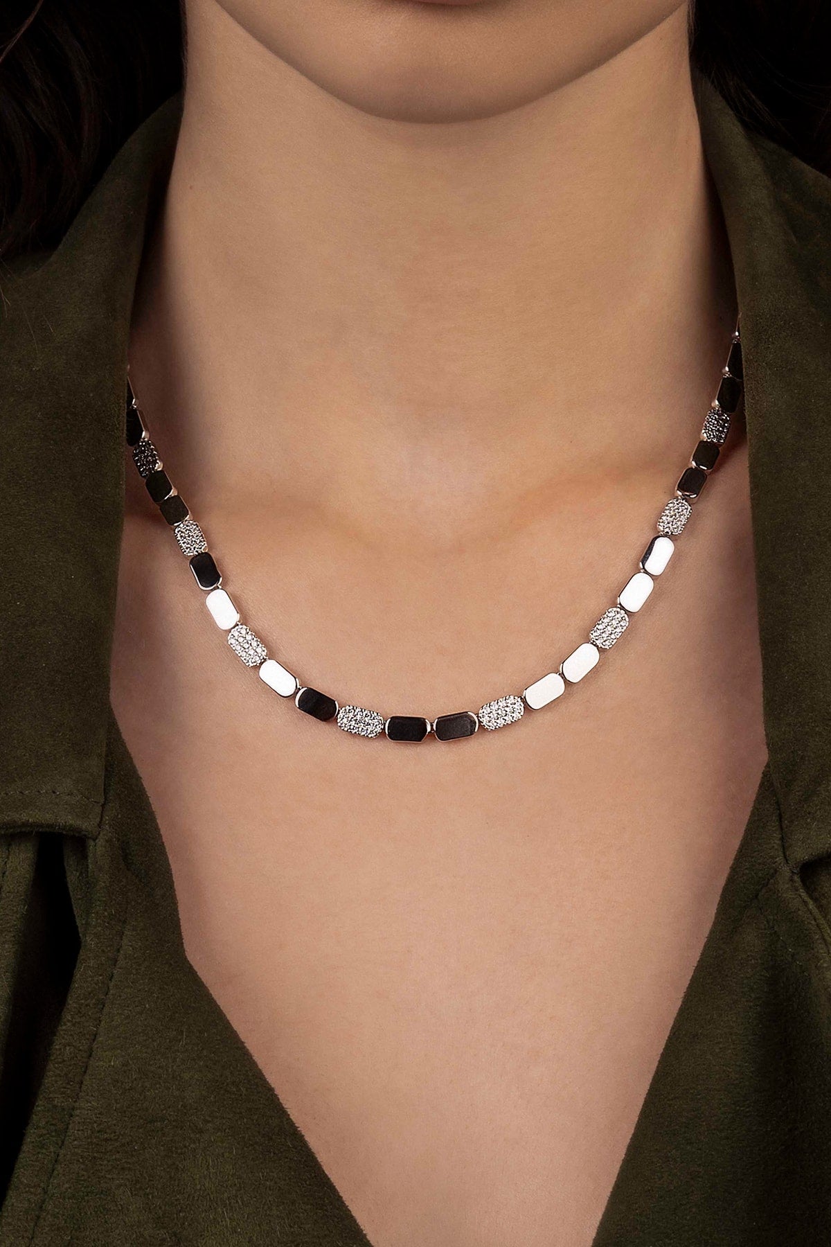 APM Monaco Collier Ajustable Pavé en Argent