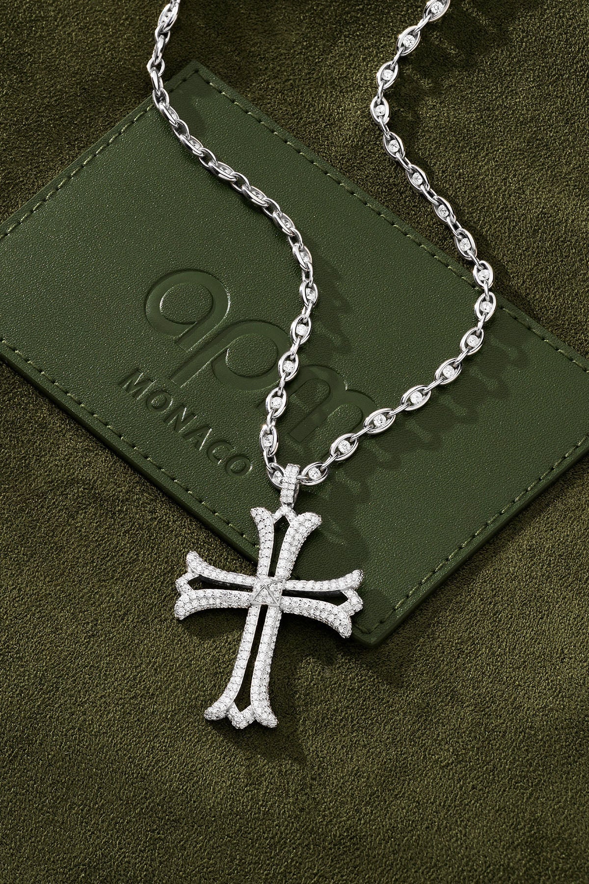 APM Monaco Collier Chaîne Croix en Argent