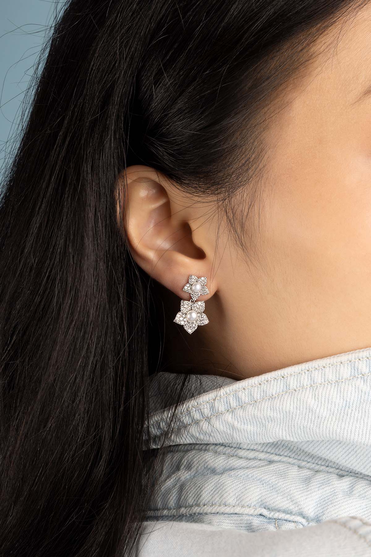 APM Monaco Boucles D'Oreilles Fleur Avec Perles en Argent