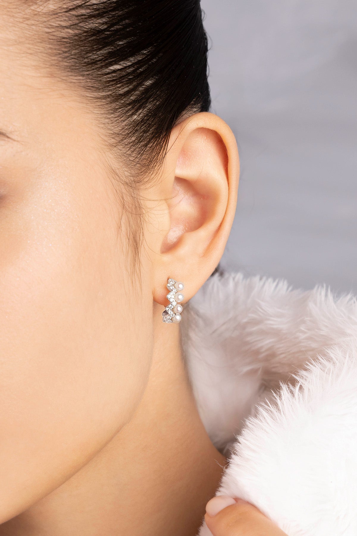 APM Monaco Boucles d'Oreilles Up and Down avec Perles en Argent