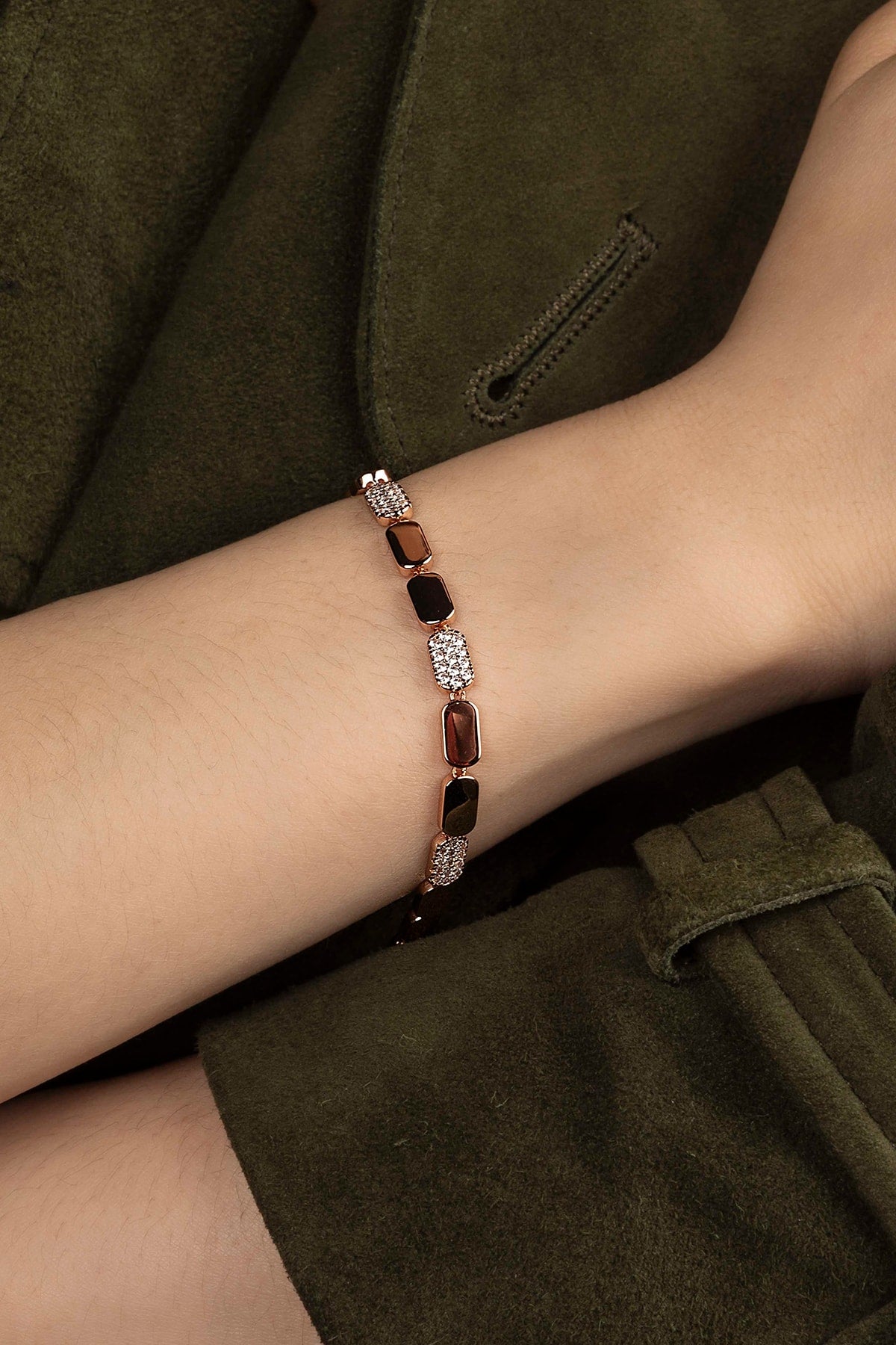 APM Monaco Bracelet Or Rose Pavé en Or Rose