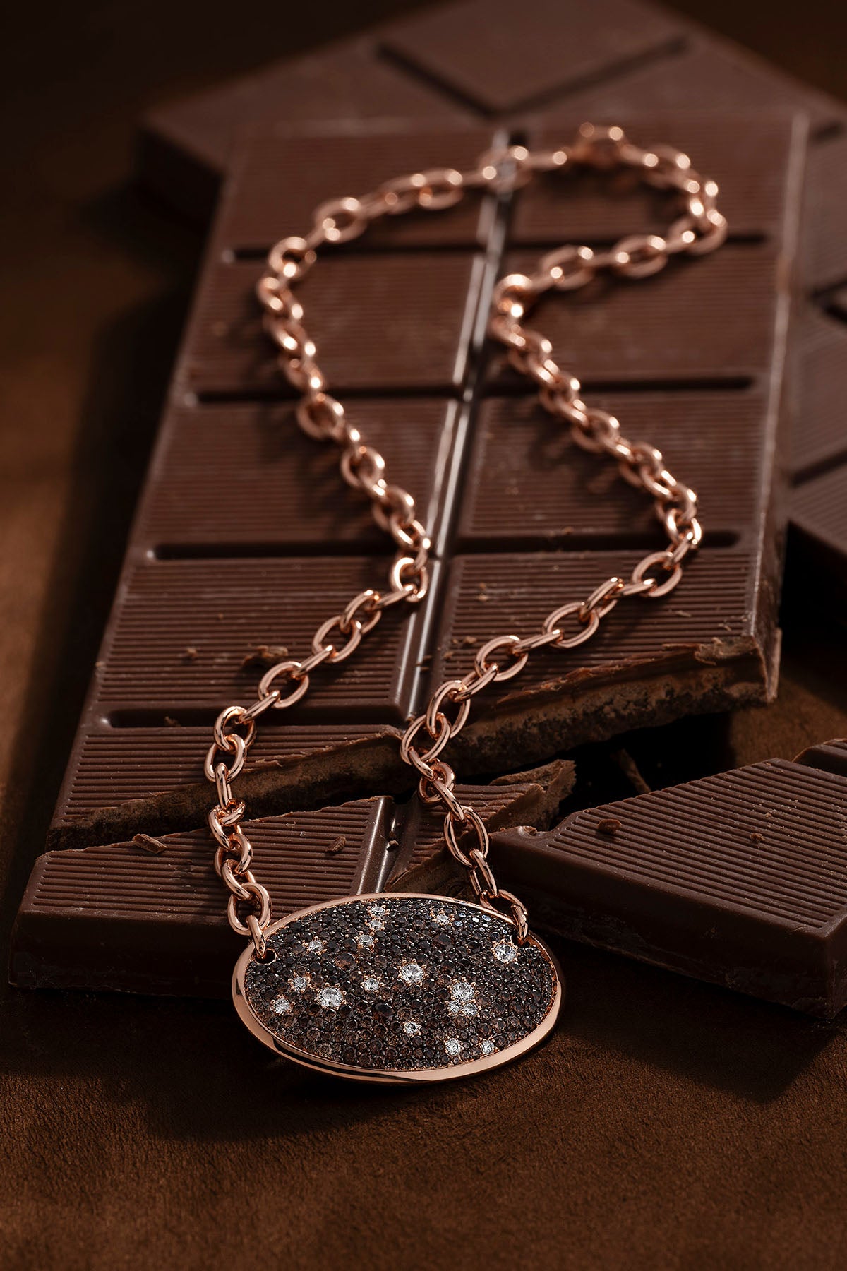 Collier Ajustable Ovale Chocolat