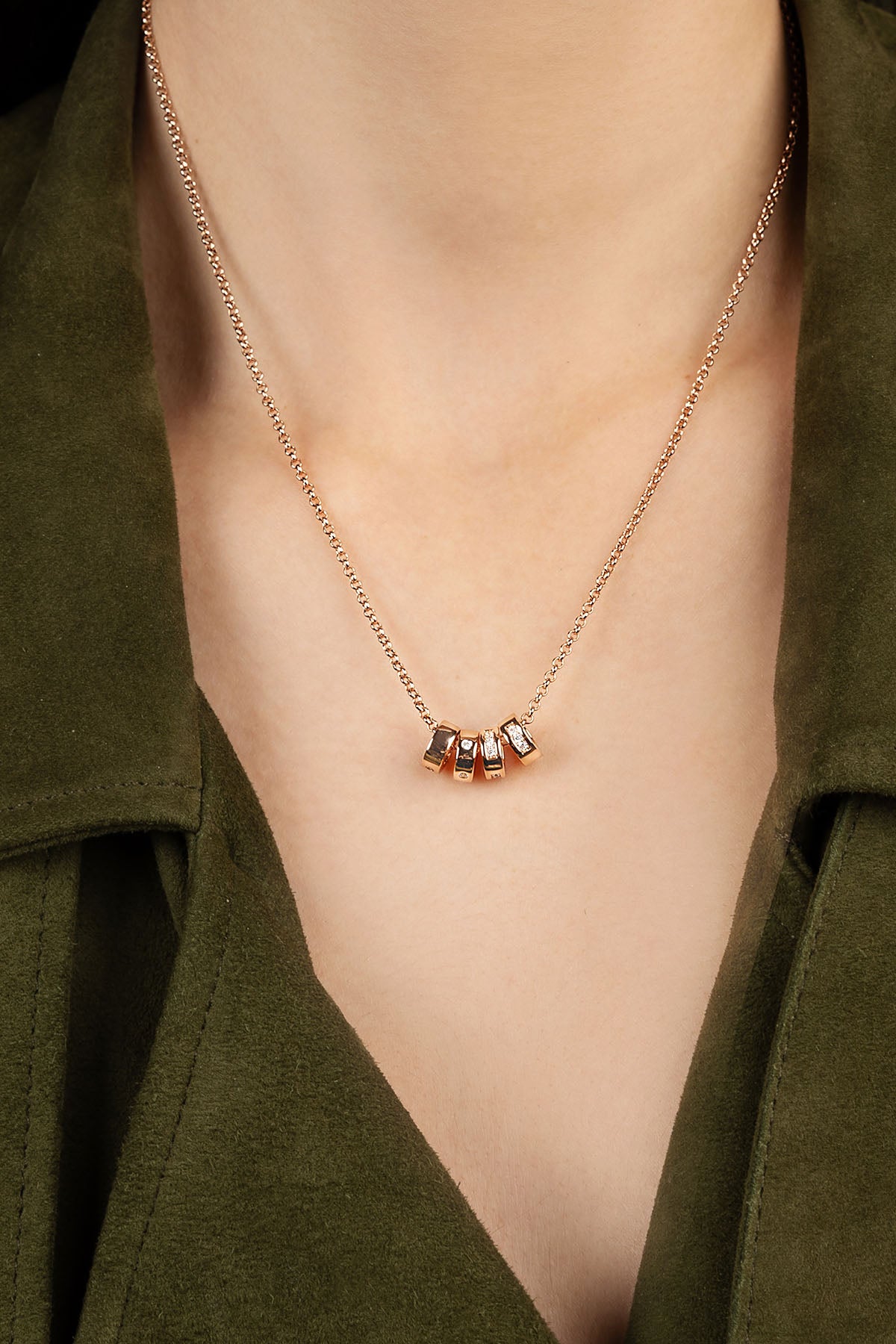 APM Monaco Collier Ajustable Code Morse LOVE en Or Rose