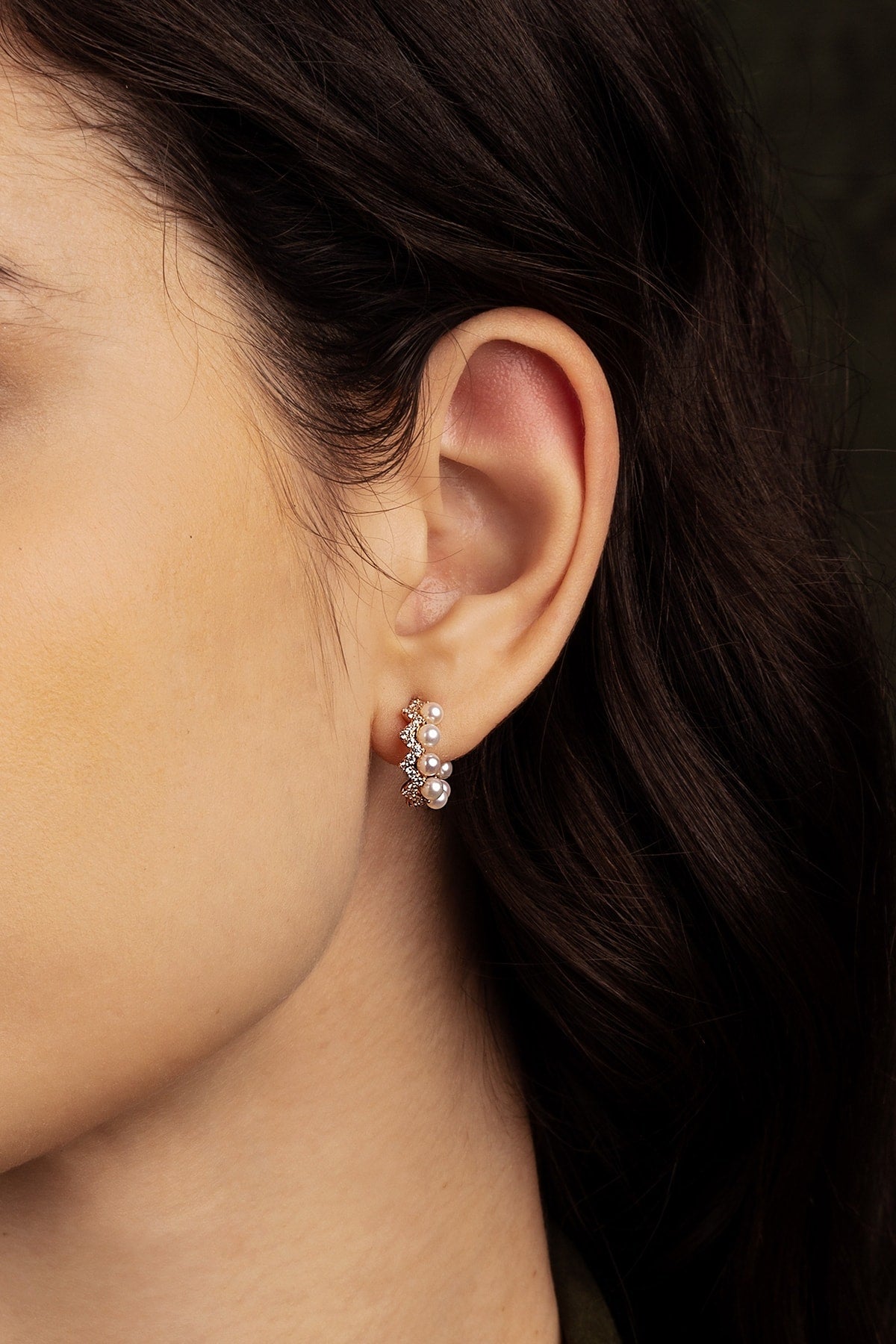 APM Monaco Boucles d'Oreilles Up and Down Or Rose avec Perles en Or Rose