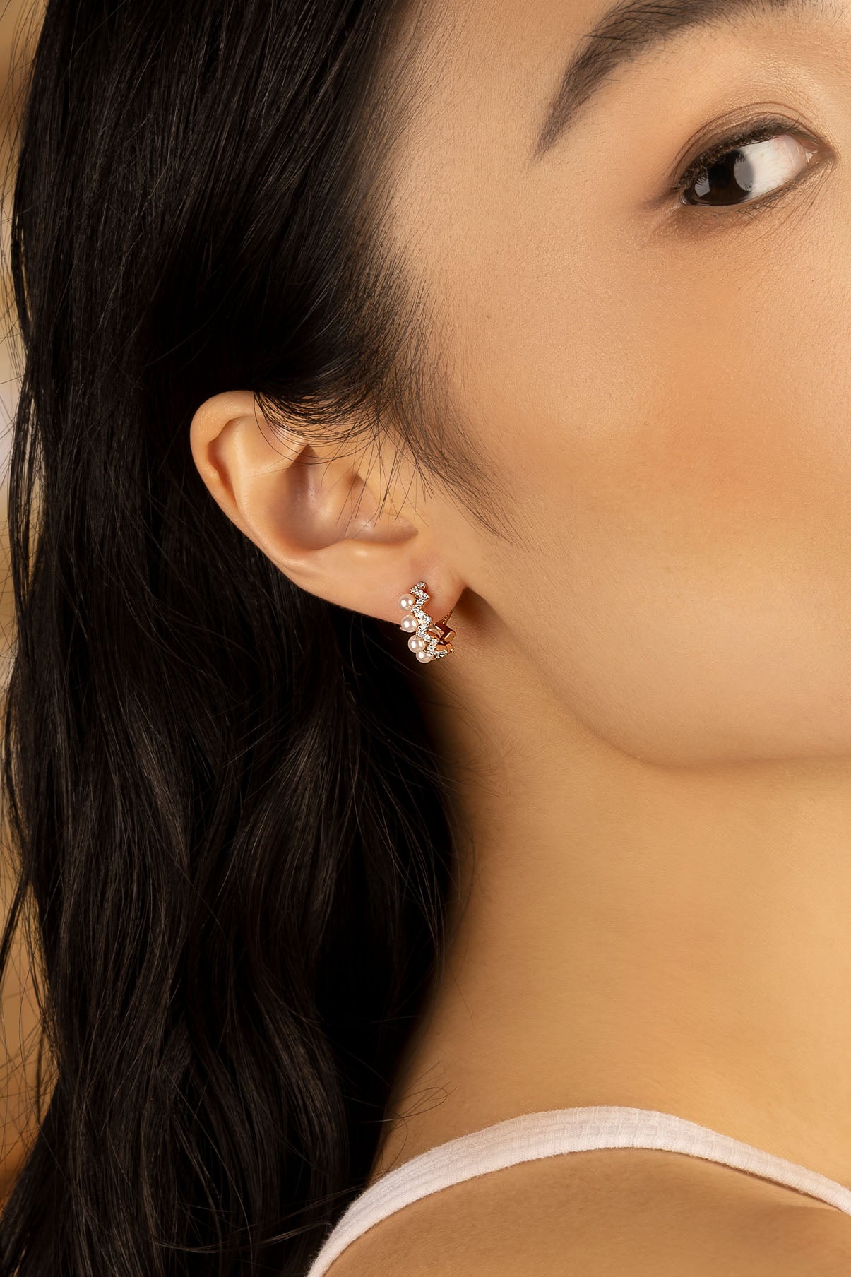 Boucles d'Oreilles Up and Down Or Rose avec Perles APM Monaco en argent