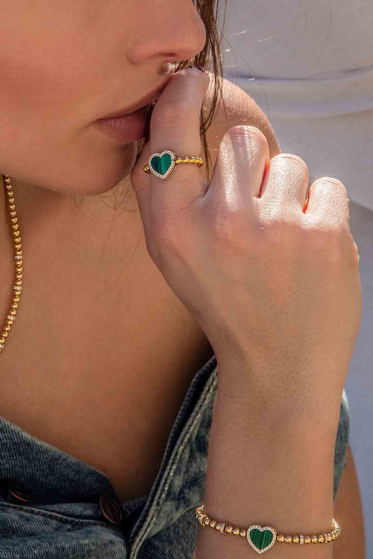 APM Monaco Bague Cœur Malachite en Or Jaune