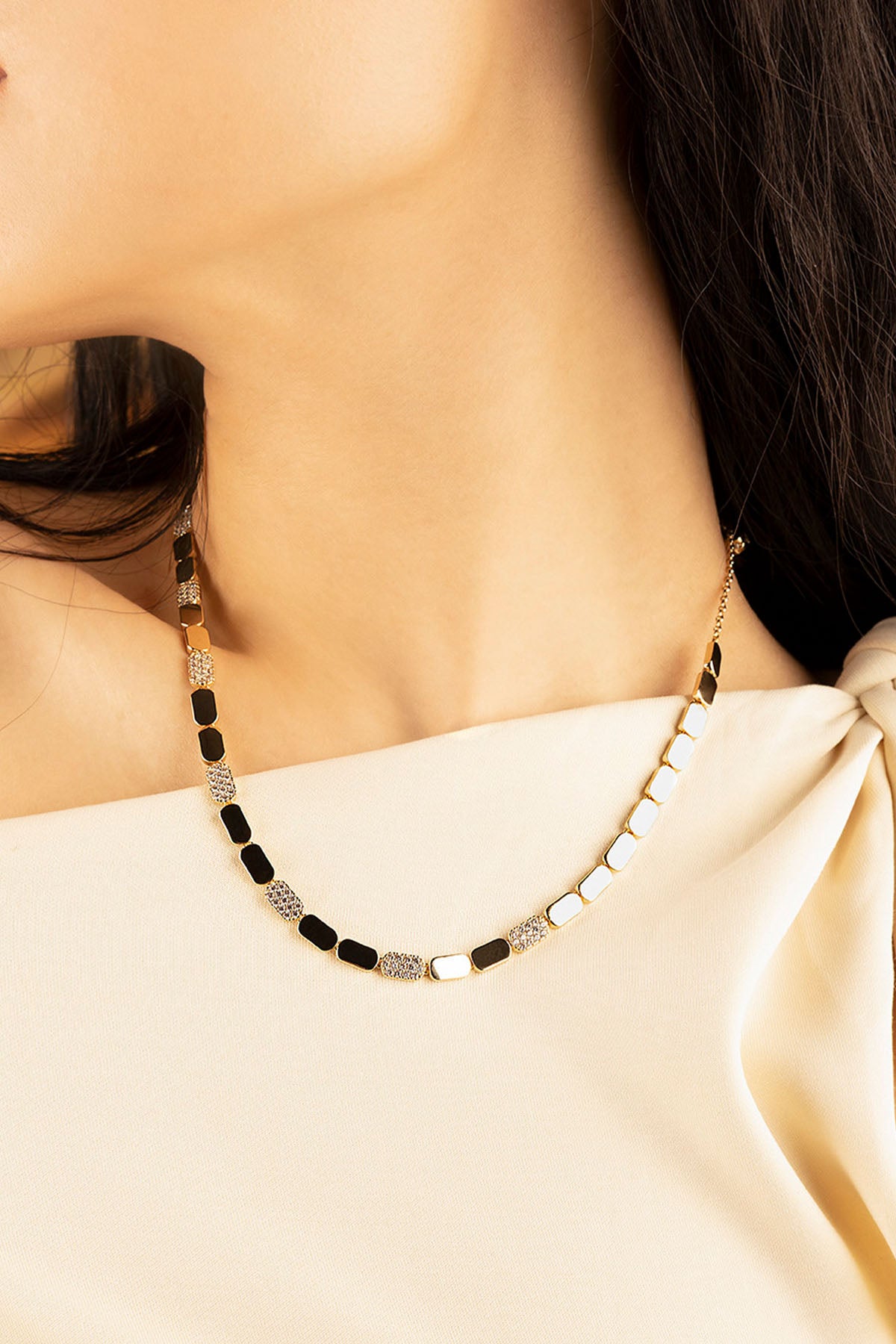 APM Monaco Collier Ajustable Or Jaune Pavé en Or Jaune