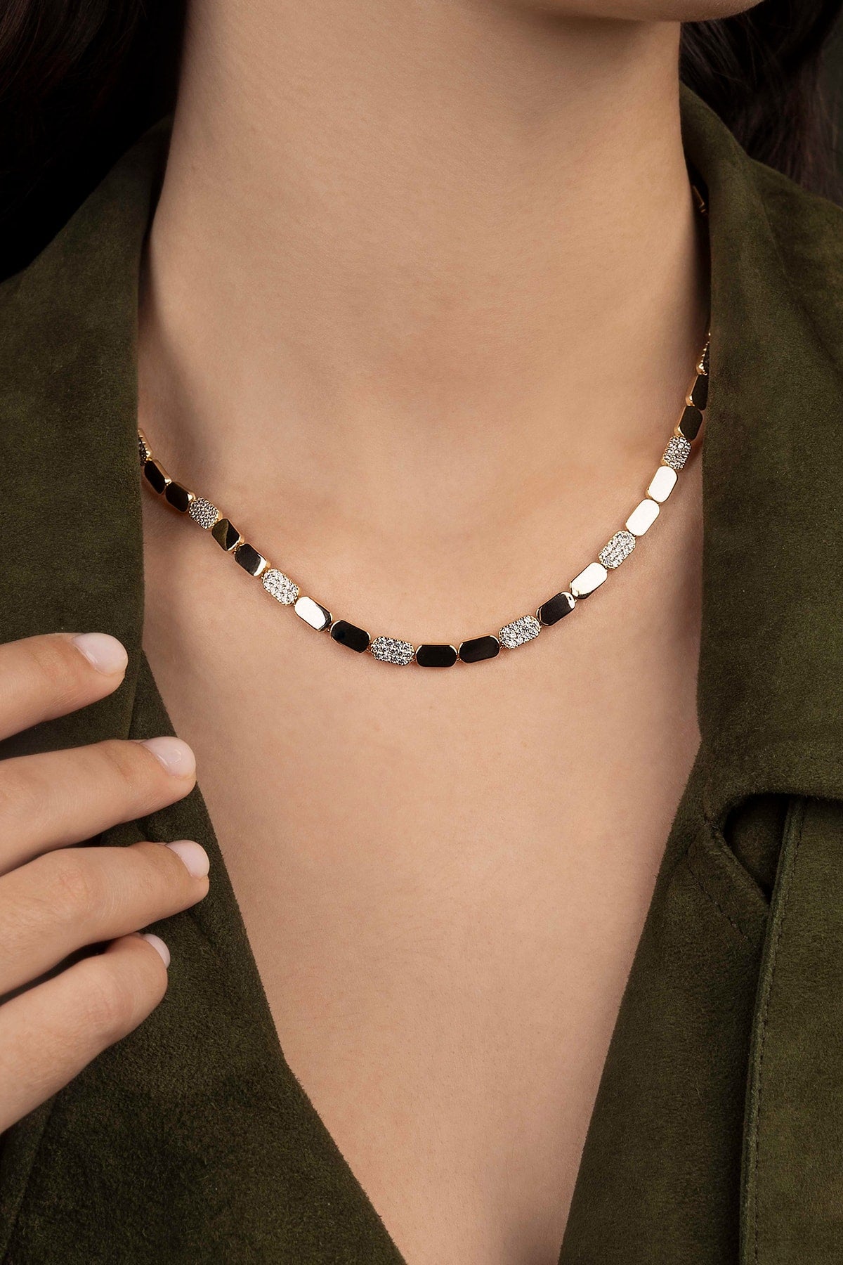 APM Monaco Collier Ajustable Or Jaune Pavé en Or Jaune