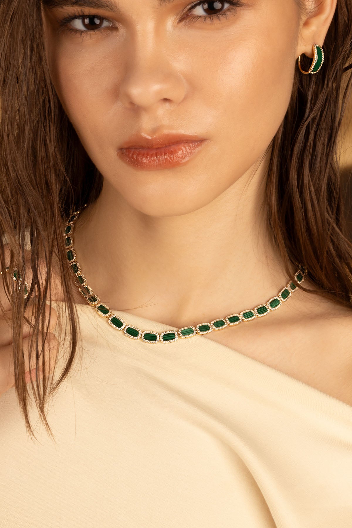APM Monaco Ras-de-cou Malachite en Or Jaune