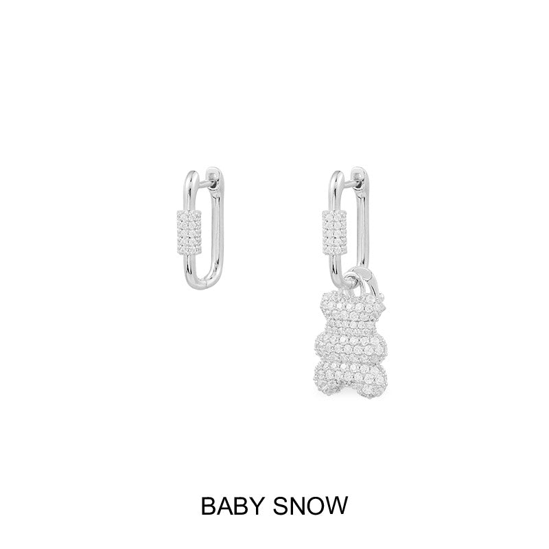 Boucles d'Oreilles Asymétriques Yummy Bear Baby Snow (Clip) - APM Monaco